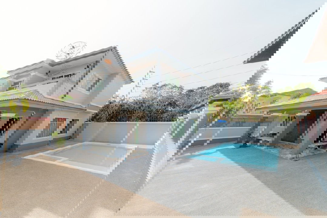 รูป ขายบ้านเดี่ยว 2 ชั้น ห่างถนนหลักสุขุมวิท 400 เมตร ตกแต่งบิ้วท์อินทั้งหลัง พร้อมเข้าอยู่ทันที - รูปที่ 1/24