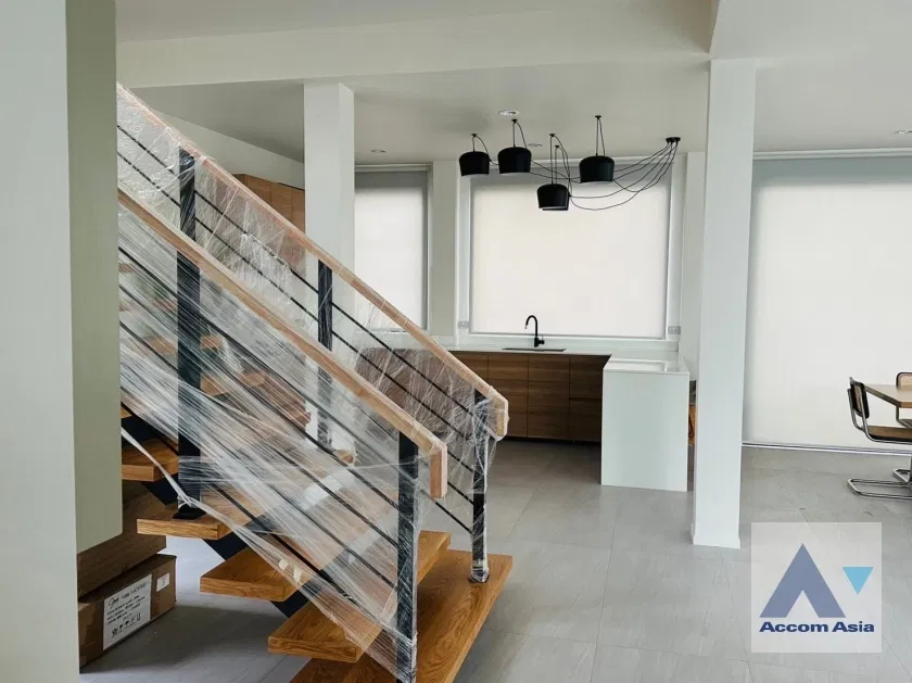 picture 🔼🔽 AccomA 📩  3 BR House in Khlong Toei Nuea (AA35389) - 11/20