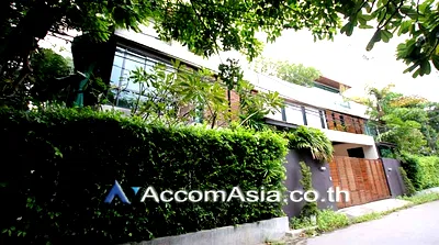 Houses for rent J Avenue Thonglor : 🔼🔽 AccomA 📩  Modern Glass-Fronted Home Surrounded by Greenery (13002308)