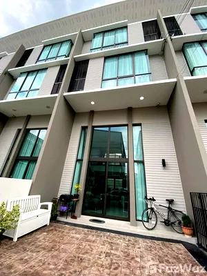 Townhouses for rent Bangkok : Luxurious Townhome: Rent Now for ฿35K/Month & Live Life to the Fullest! 1128292