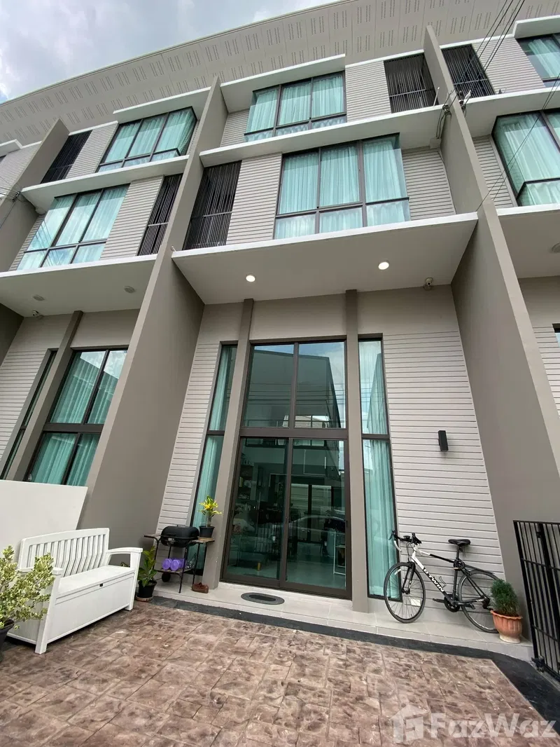 Townhouses for rent : Luxurious Townhome: Rent Now for ฿35K/Month & Live Life to the Fullest! 1128292