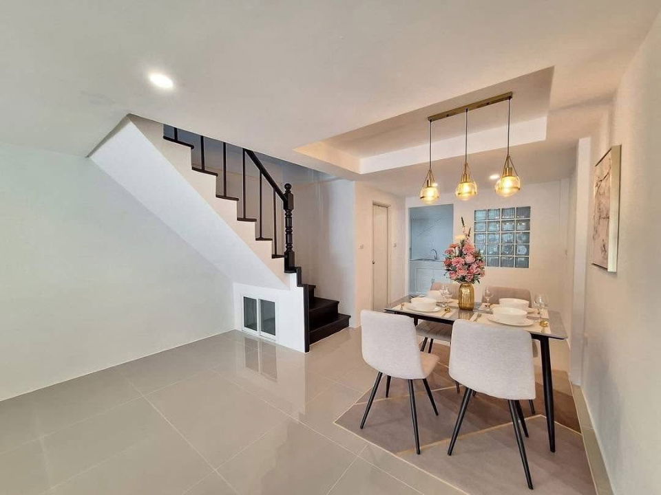 รูป ทาวน์เฮ้าส์ 2ชั้น พร้อมอยู่ใกล้ตลาดน้ำ 4 ภาค พัทยา - รูปที่ 10/15