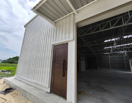 รูป ให้เช่าโกดัง ทำเลกรุงเทพกรีฑาตัดใหม่ / ซอยกรุงเทพกรีฑา 32 / พื้นที่โกดัง 288 ตารางเมตร /บนพื้นที่ดิน 175 ตารางวา / รถเทลเลอร์ เข้าออกได้ - รูปที่ 3/10