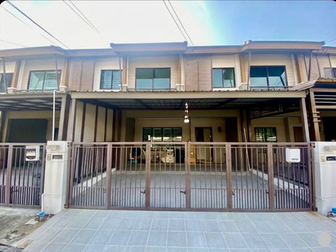 For Sale: 2-Storey Townhome at Pruksa Ville 73 Pattanakarn 38 | Wide Frontage | Extra Space | Design It Your Way