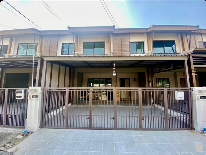 ขายทาวน์โฮม : ขายทาวน์โฮม 2 ชั้น Pruksa Ville 73 พัฒนาการ 38 | บ้านหน้ากว้าง พื้นที่เยอะ ตกแต่งได้ตามสไตล์คุณ โอกาสดีสำหรับผู้ที่กำลังมองหาบ้านทำเลเมือง