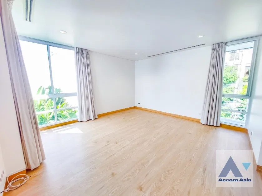 รูป 🔼🔽 AccomA 📩 Airy modern house in Sathorn with poolside terrace and loft-style stairs (AA35940) - รูปที่ 11/20