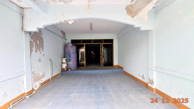 รูป ทาวน์เฮ้าส์ สำหรับขาย - สุรศักดิ์ ศรีราชา ชลบุรี - รูปที่ 2/28