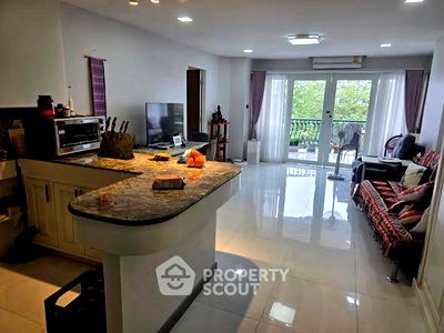 Condos for sale 700 Year Sports Arena Chiang Mai : 1-BR Condo at Hillside Condo 4 in Chang Phueak (ID 2628744)