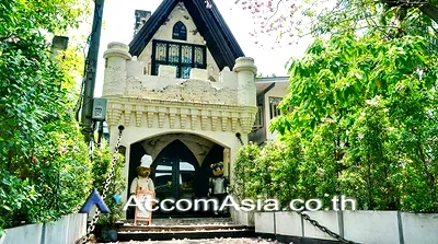 Houses for rent Benchakiti Park : 🔼🔽 AccomA 📩 Home Office 0 BR House in Khlong Tan Nuea (1713440)