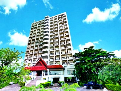 Condos for sale 700 Year Sports Arena Chiang Mai : FOR SALE 103 Condominium 2100000 BAHT.