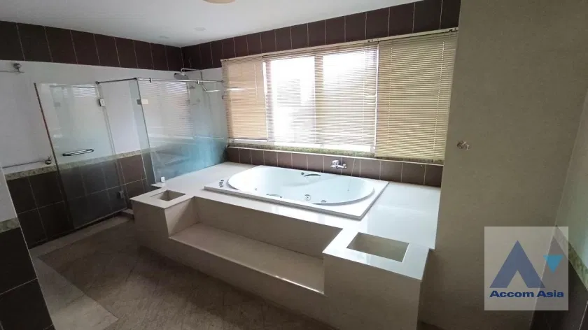 รูป 🔼🔽 AccomA 📩 Renovated Townhouse with Open Living Area in Sathorn (AA36392) - รูปที่ 15/18