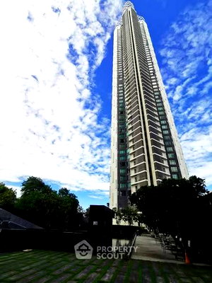 เช่าคอนโด ถนนจอมเทียนสาย 2 : คอนโด 2-ห้องนอน ที่ รีเฟล็คชั่น จอมเทียน บีช พัทยา ใกล้ เมืองพัทยา (ID 2555783)