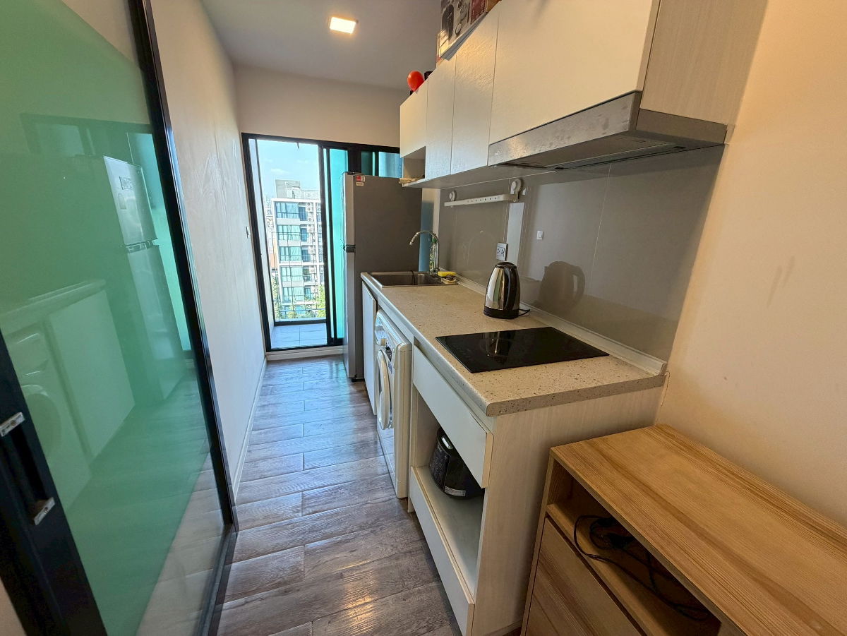 picture  Atmoz.               Chaengwattana  - 10/13