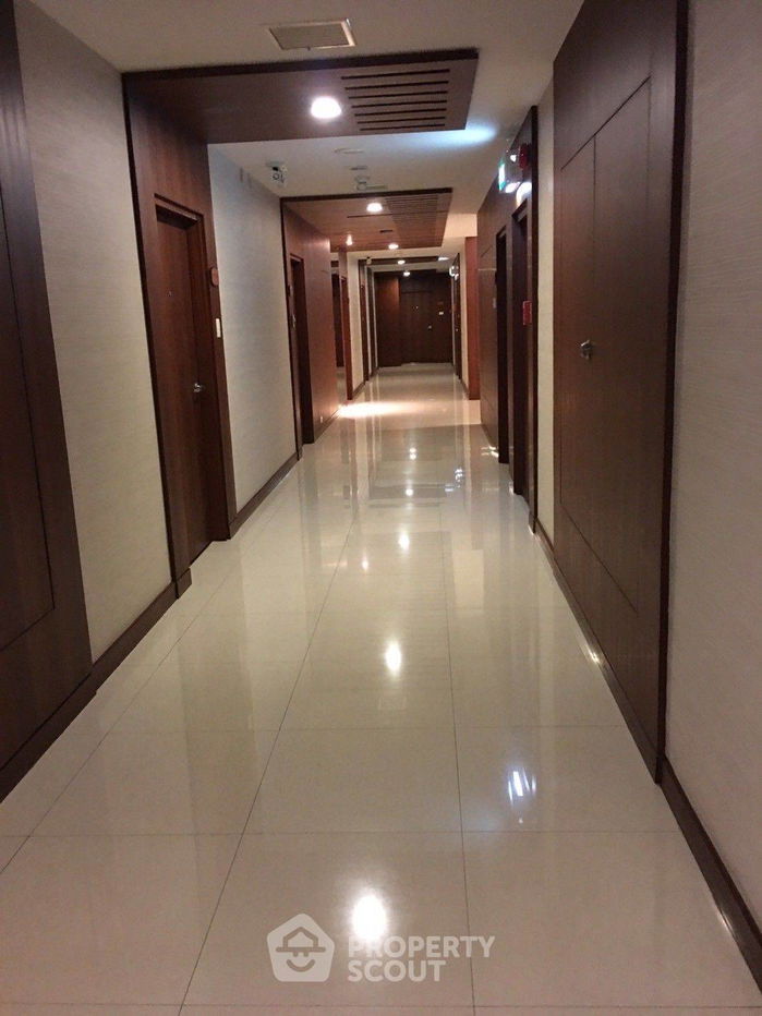 รูป คอนโด 1-ห้องนอน ที่ เพรซิเดนท์ เพลส ใกล้ BTS ชิดลม (ID 1987091) - รูปที่ 4/10