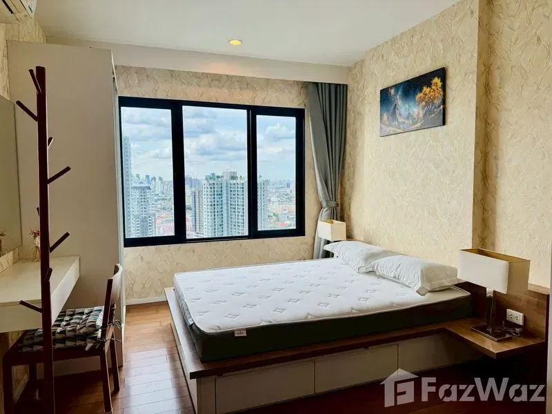 picture one bedroom at Blocks 77 with stunning canal view 5791462 - 8/15