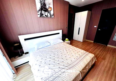 Condos for sale Soi Sukhumvit 71 : 2-BR Condo at Sky Walk Residences near BTS Phra Khanong (ID 2032351)