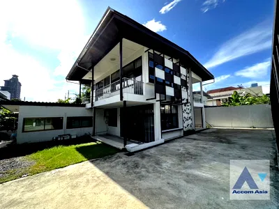 Houses for sale True Digital Park : 🔼🔽 AccomA 📩  5 BR House in  Suan Luang (AA43470)