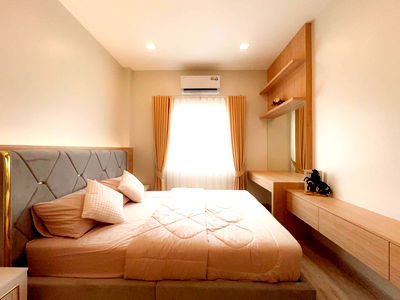 ขายบ้านเดี่ยว : บ้านเดี่ยวสองชั้น เฟอร์นิเจอร์ครบพร้อมอยู่ หนองปรือ ใกล้มอเตอร์เวย์