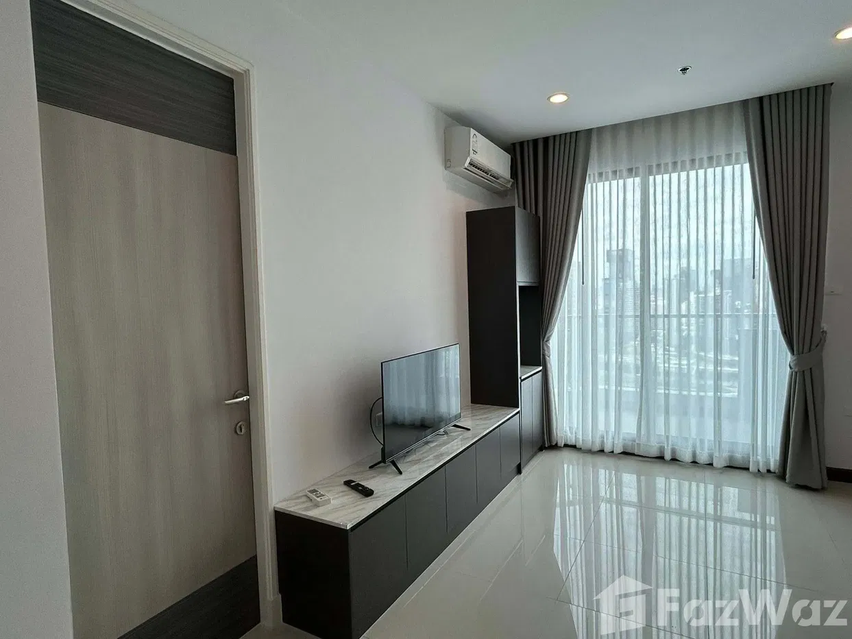 picture North-facing balcony, not too hot during the day. 6052830 - 5/8