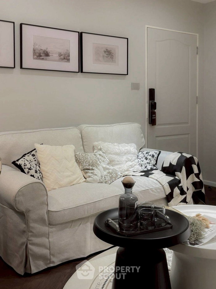 picture 2-BR Condo at Thaweephol Tower in Chang Phueak (ID 2242577) - 15/20