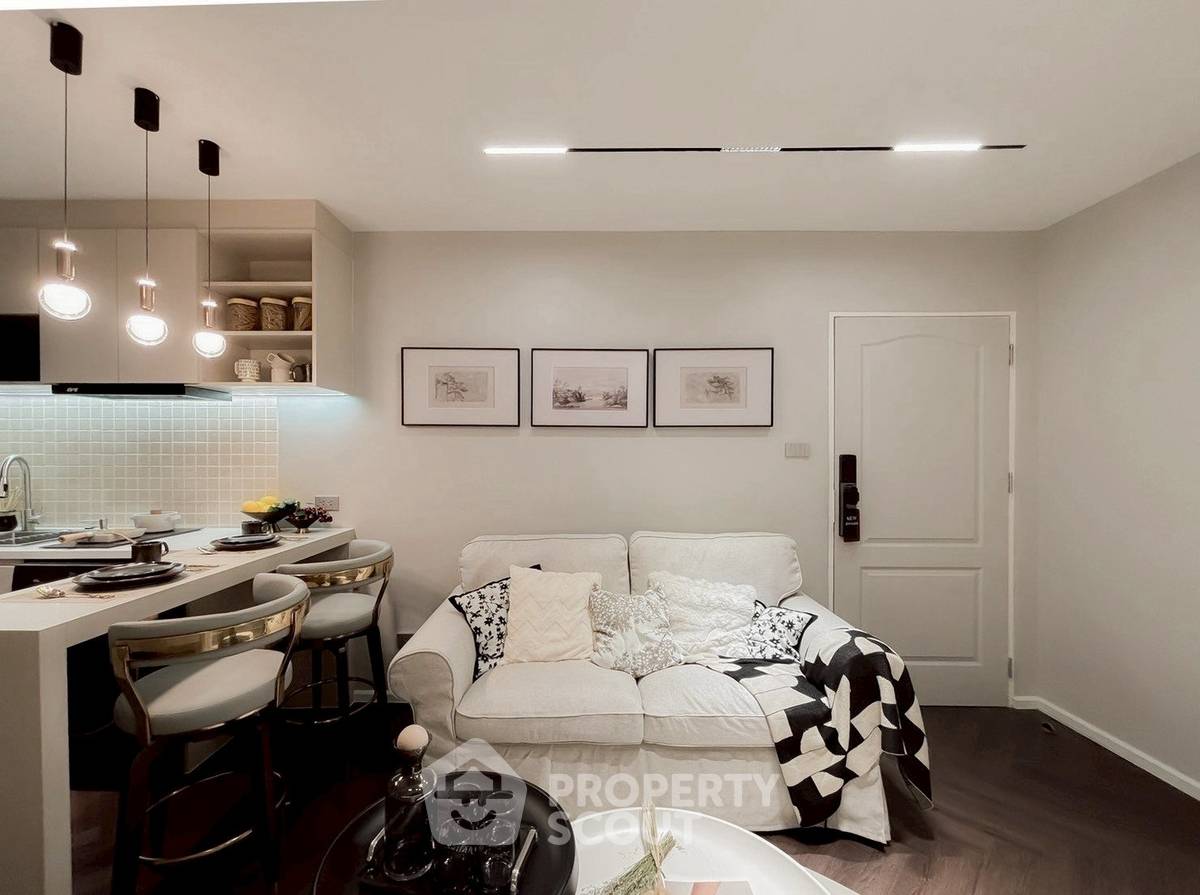 picture 2-BR Condo at Thaweephol Tower in Chang Phueak (ID 2242577) - 13/20