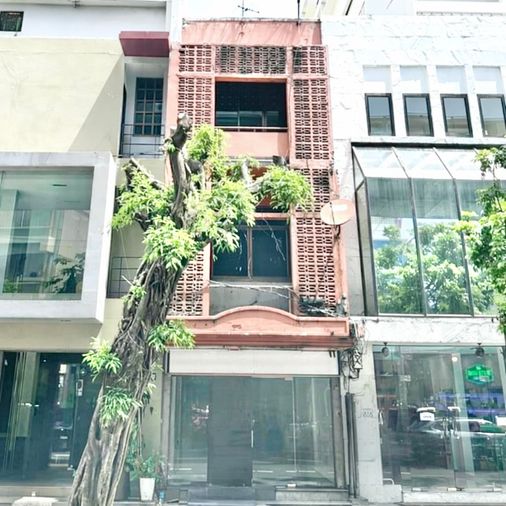 ให้เช่าอาคารพาณิชย์ ติดหน้าถนนใหญ่สุขุมวิท ใกล้ Emquatier 