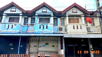 Townhouses for sale Ban Pho Chachoengsao : TOWN HOUSE for sale  Khlong Prawet Ban Pho Chachoengsao