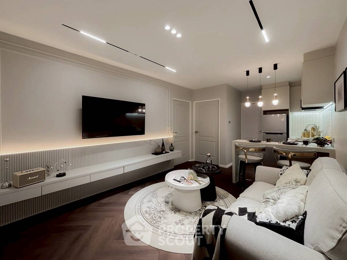 picture 2-BR Condo at Thaweephol Tower in Chang Phueak (ID 2242577) - 10/20