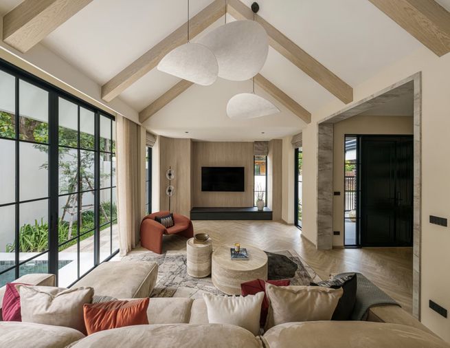  Rent : Luxury Modern English Style Pool Villa บนทำเลระดับพรีเมียม ใกล้เมือง–ใกล้เซ็นทรัลเฟส