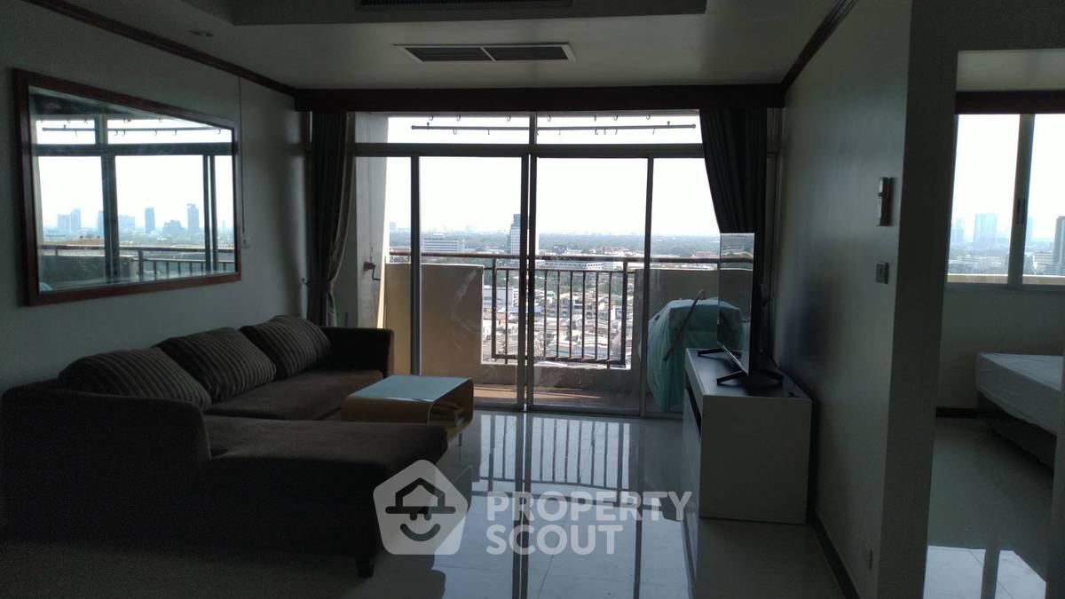 รูป คอนโด 1-ห้องนอน ที่ มอนเทอเรย์ เพลส สุขุมวิท 16 ใกล้ MRT ศูนย์การประชุมแห่งชาติสิริกิติ์ (ID 33474) - รูปที่ 3/9