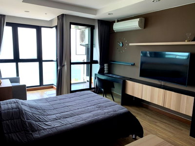 Condos for rent Robinson Sriracha :  Ladda Plus Condo 12,000 bath 1  bed