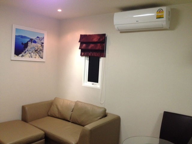 รูป ขายพร้อมผู้เช่า Yield สูง เอ็ม โซไซตี้ คอนโด เมืองทองธานี ตึก C ชั้น 24  ขนาด 50  ตรม 2 นอน 1 น้ำ  แต่งครบ แอร์ 3 ตัว  มีเครื่องซักผ้า วิวทะเลสาบ  - รูปที่ 7/24