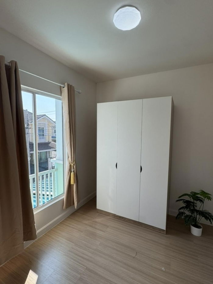 รูป  ทาวน์เฮ้าส์ พฤกษาวิลล์ 53 เฟส 2    3ห้องนอน 2 ห้องน้ำ   ต่อเติมครัวและหลังคาโรงจอดรถเรียบร้อย - รูปที่ 11/17