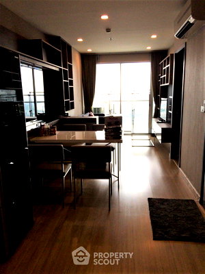 Condos for sale Soi Sukhumvit 71 : 2-BR Condo at Sky Walk Residences near BTS Phra Khanong (ID 879782)