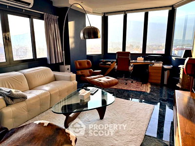 Condos for sale Maya Chiang Mai : 2-BR Condo at Thaweephol Tower in Chang Phueak (ID 2462524)