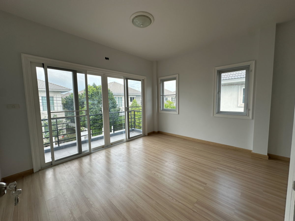 รูป บ้านแฝด 2 ชั้น หมู่บ้านคุณาลัย คอร์ทยาร์ด ถนนบ้านกล้วย- ไทรน้อย พิมลราช บางบัวทอง นนทบุรี (ราคา 3,000,000 บาท) - รูปที่ 5/14