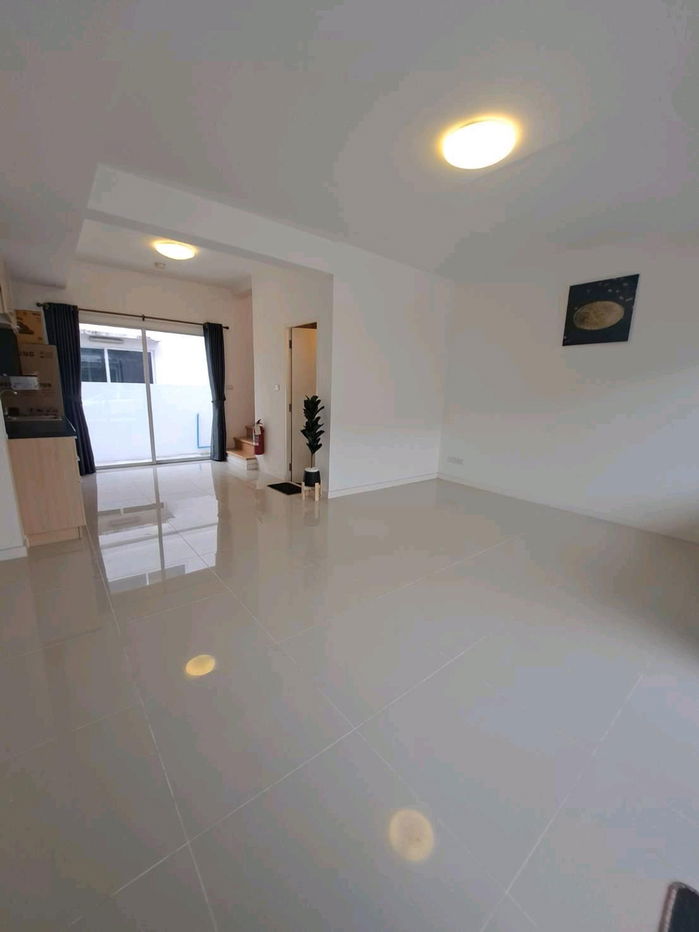 รูป Indy 2 ประชาอุทิศ 90 บ้านสไตล์ยุโรป แต่งใหม่กริ๊บ พร้อมเข้าอยู่ทันที - รูปที่ 4/17