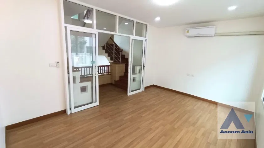 รูป 🔼🔽 AccomA 📩 Renovated Townhouse with Open Living Area in Sathorn (AA36392) - รูปที่ 3/18