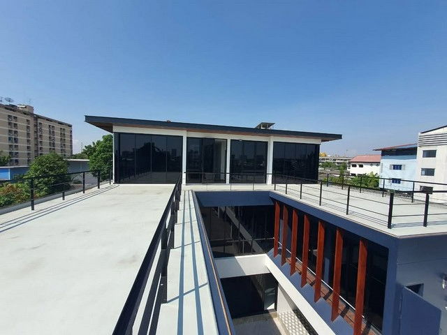 รูป HR3219ขายLuxury Pool Villa 3 ชั้น ใจกลางสุขุมวิท 62 บ้านเดี่ยว 3 ชั้น ดีไซน์ทันสมัย พร้อมสระว่ายน้ำ - รูปที่ 5/28