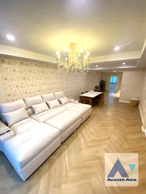 Townhouses for rent BTS Siam : 🔼🔽 AccomA 📩 Home Office 3 BR Townhouse in Wang Mai (AA45215)