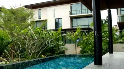 Houses for rent ViMUT Theptarin Rama 4 Hospital : 🔼🔽 AccomA 📩  4 BR House @Luxury House with private pool in Ekkamai (1915142)
