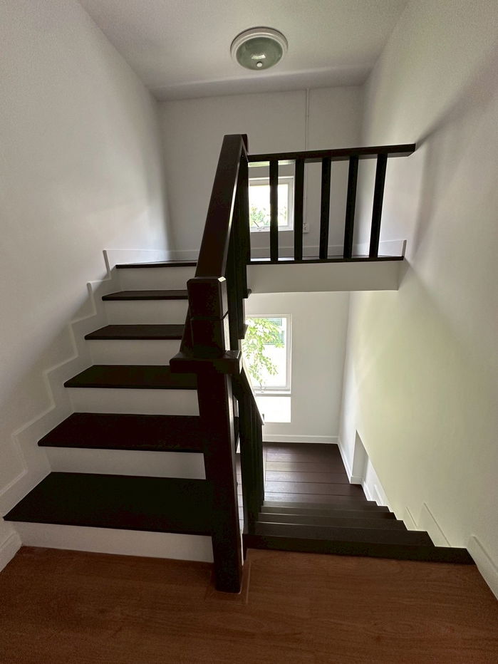 รูป บ้านแฝด 2 ชั้น หมู่บ้านคุณาลัย คอร์ทยาร์ด ถนนบ้านกล้วย- ไทรน้อย พิมลราช บางบัวทอง นนทบุรี (ราคา 3,000,000 บาท) - รูปที่ 4/14