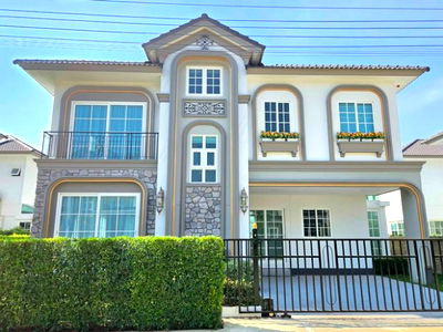 บ้านเดี่ยวให้เช่า : HR3227ให้เช่า Grandio Bangna KM.5 (แกรนดิโอ บางนา กม.5) บ้านเดี่ยวหรู Built-in ทั้งหลัง พร้อมสนามหญ้าส่วนตัว