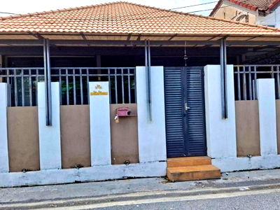 Houses for rent Lat Pla Khao 56 : FOR RENT  HOUSE PROPERTY  19000 BAHT per MONTH