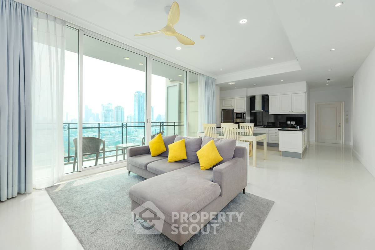 2-BR Condo Royce Private Residences, 17th-Floor Near MRT Sukhumvit (ID 2152724)