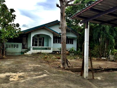 Houses for sale Bangkok University : FOR SALE  HOUSE PROPERTY  2200000 BAHT.