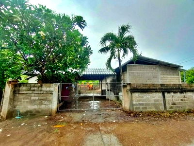 Houses for sale Muang Lampang Lamphang : FOR SALE  HOUSE PROPERTY  500000 BAHT.