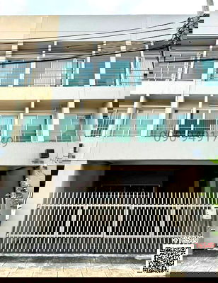 เช่าทาวน์โฮม เขตสวนหลวง : เช่า ทาวน์โฮม 3 ชั้น NOBLE CUBE PATTANAKARN พร้อเข้าอยู่