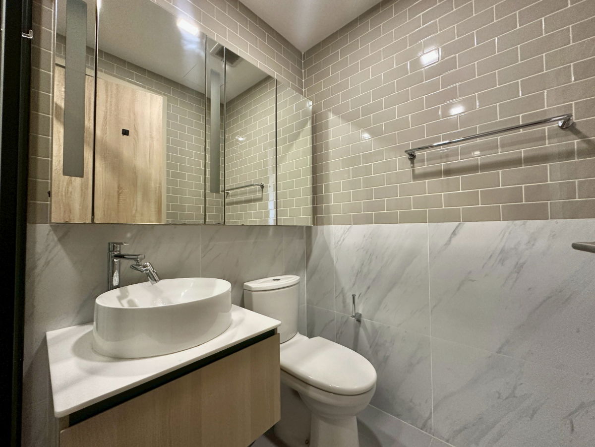 รูป "(ต่อรองราคากันได้)" คอนโดทำเลย่านพญาไทใกล้รถไฟฟ้า 2 สาย | ห้องกว้างมาก | ชั้นสูง | วิวโล่งเห็นวิวรอบๆเมือง - รูปที่ 29/37