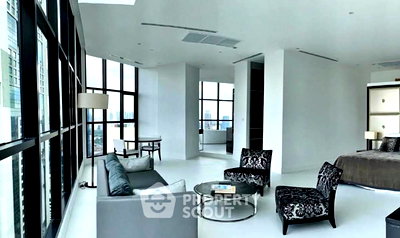 Condos for sale BTS Chong Nonsi : 3-BR Condo at Sathorn Gardens near MRT Si Lom (ID 2650369)